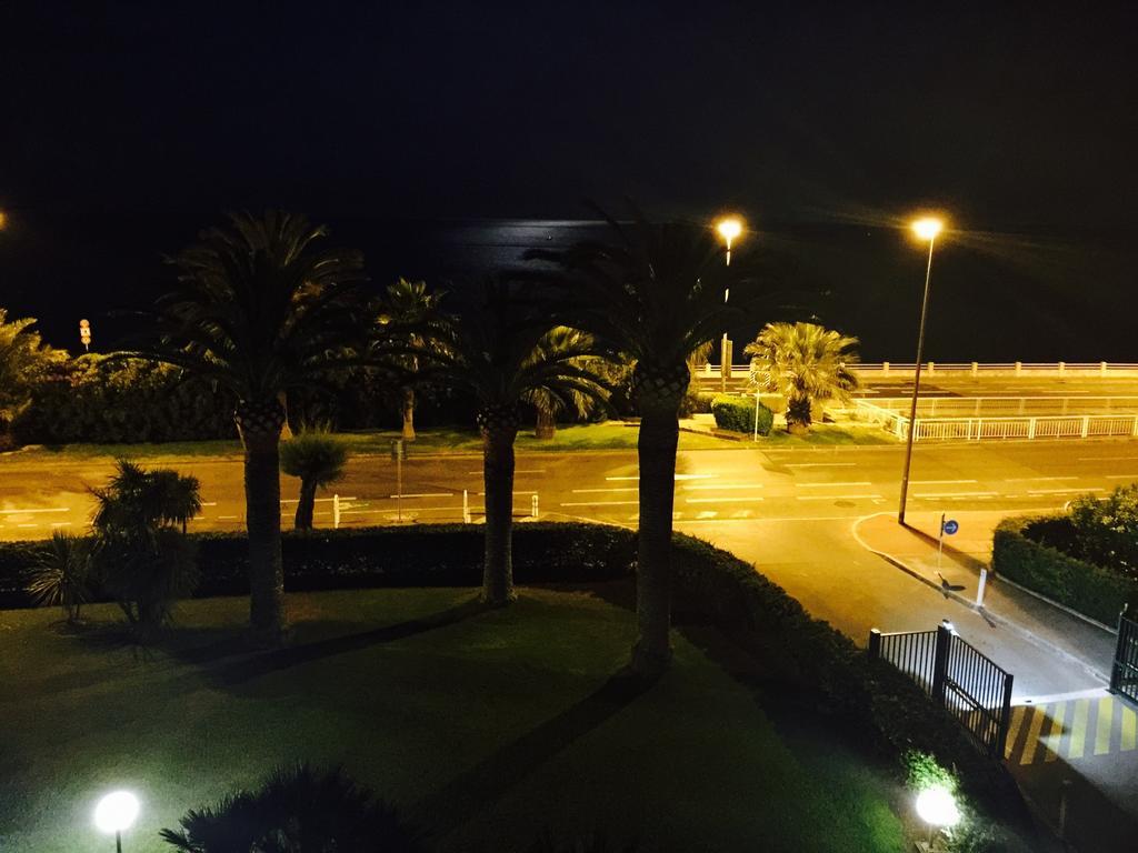 Dionysos Vue Mer Cannes Exterior foto